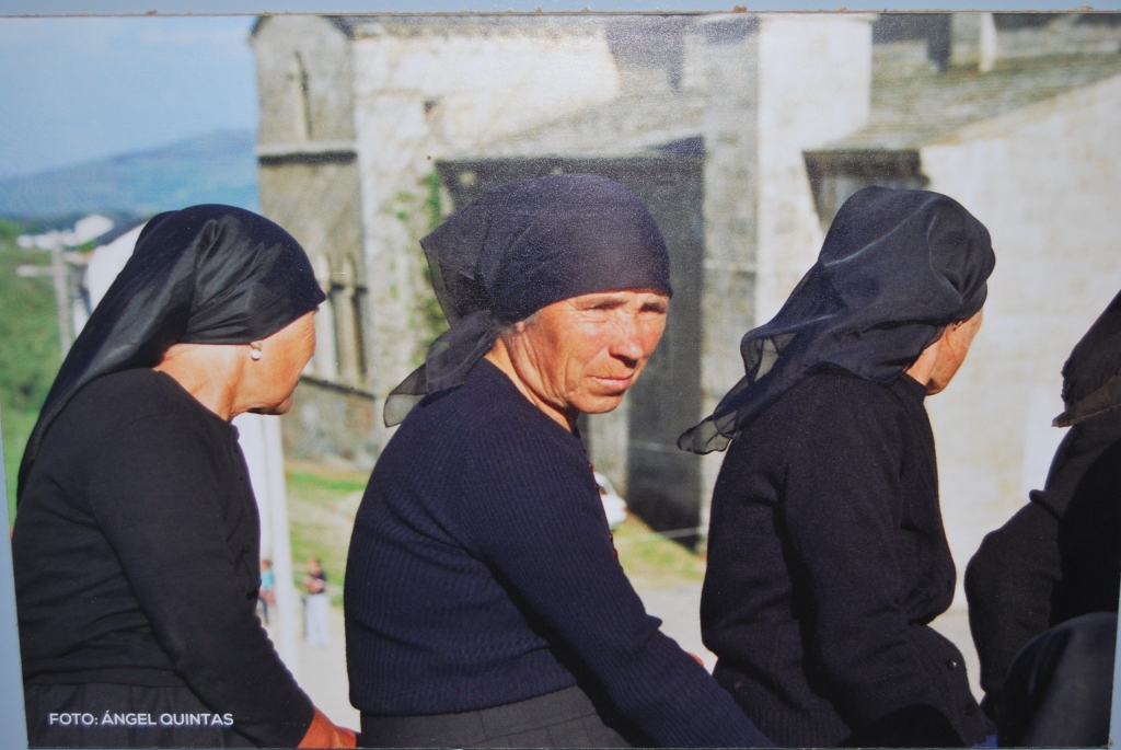 Mujeres de San Martín de Castañeda.
